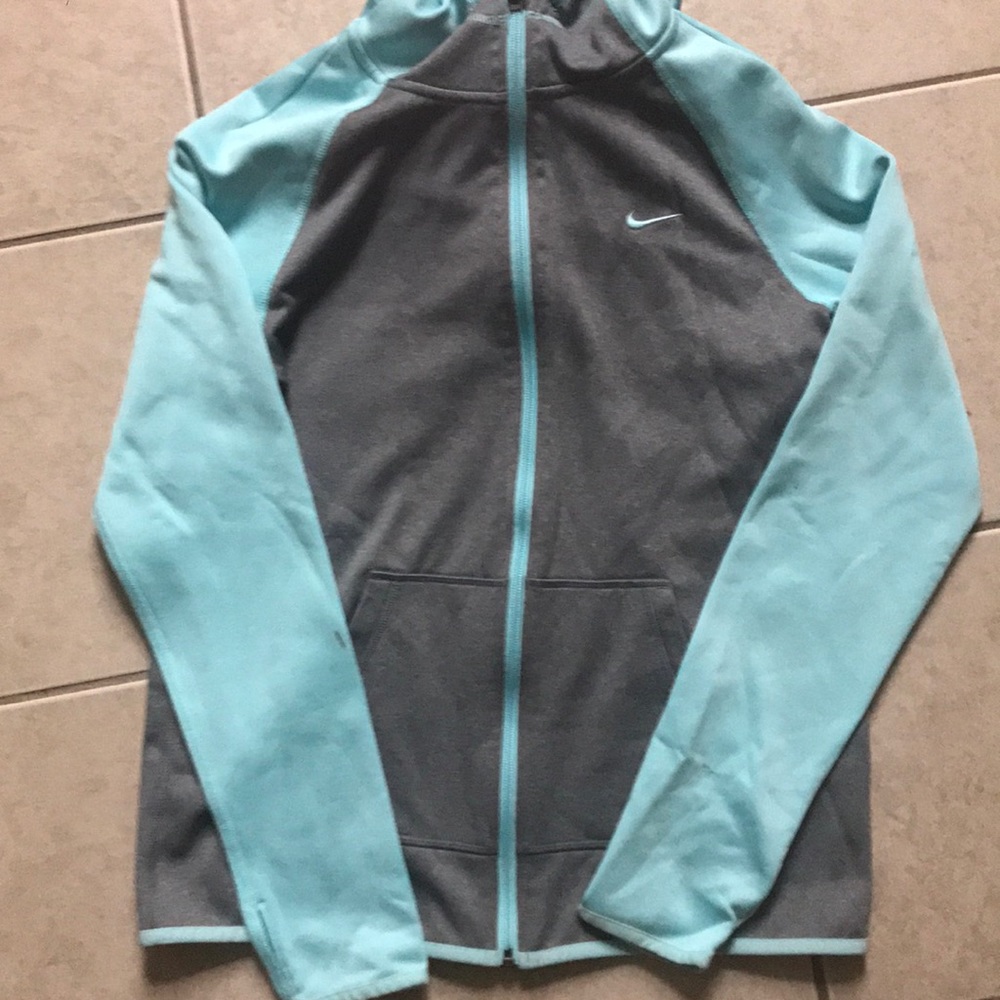 Nike Therma Fit hoodies size small